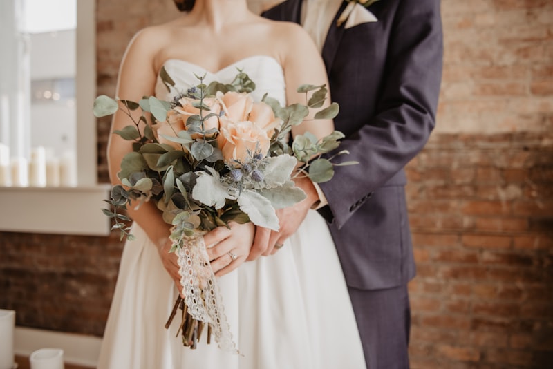 20代親族の結婚式服装